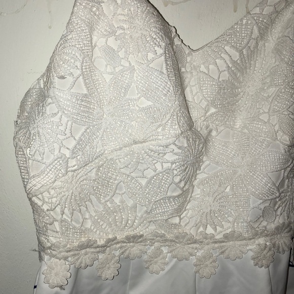 White lace romper - Picture 2 of 4